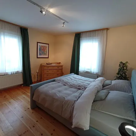 Appartamento Hochparterre Mit Balkon Und Gartenblick - Elisabeth Von Berg