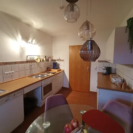 Appartamento Hochparterre Mit Balkon Und Gartenblick - Elisabeth Von Berg